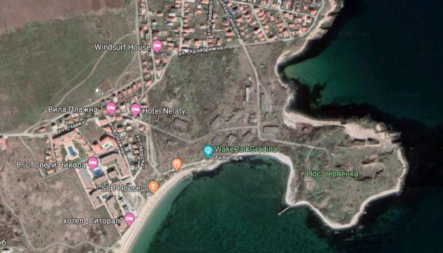 Нос Червенка - полуостровът долу в дясно © Скрийншот от Google maps