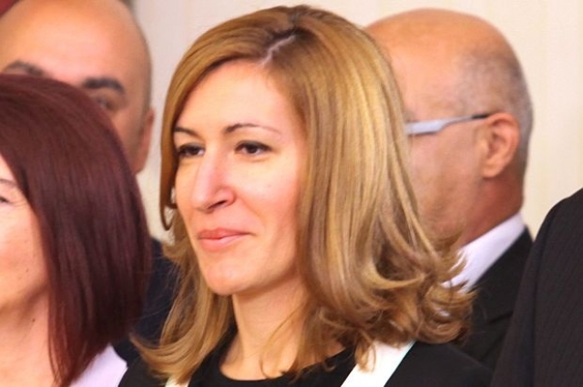 Министър Николина Ангелкова, Сн.: Дарик