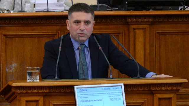 Председателят на правната комисия в парламента Данаил Кирилов. Сн: Юлия Лазарова, Дневник