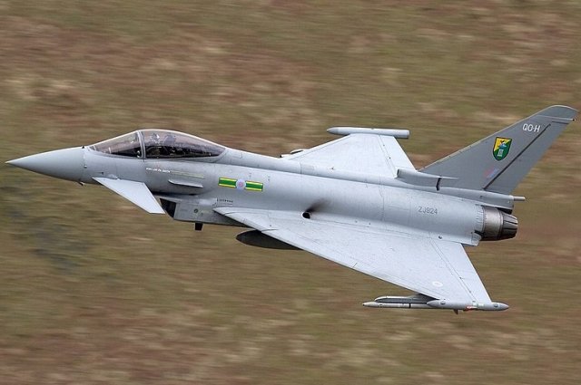 Новият изтребител трябва да замести Eurofighter Typhoon (на снимката). Сн. Уикипедия