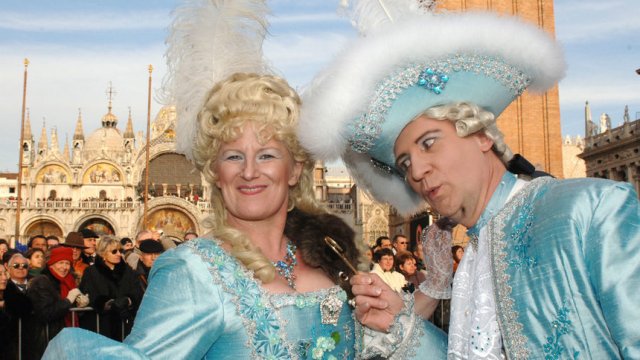 Образът на покорителя на дамски сърца е любимият за участниците във Венецианския карнавал. Сн.АР