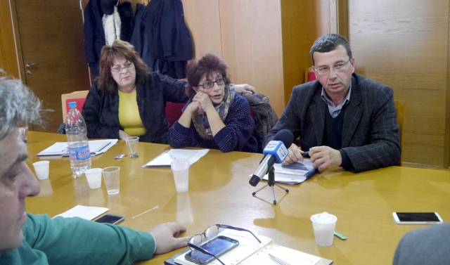 Красимир Марков /най-вдясно/ отговаря на въпроси на Икономическа комисия
