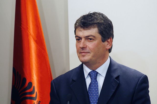 Бамир Топи