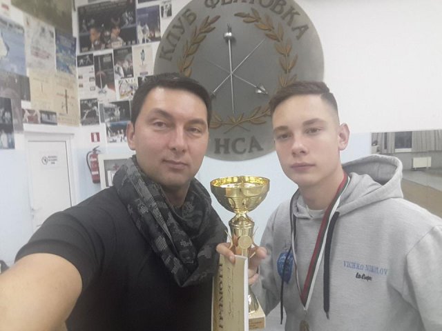 Треньорът Николай Николов и носителят на купа НСА Вичко Николов. Снимка: личен архив