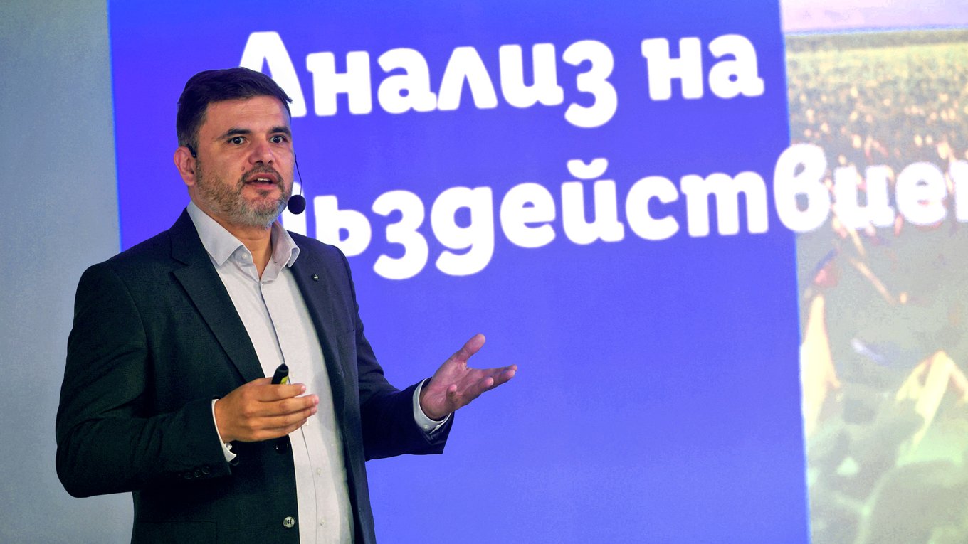 Лъчезар Богданов Лъчезар Богданов