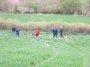 Полицаи и горски извършват оглед на мястото. Снимка: СИДП