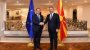 Еврокомисарят за разширяването Оливер Вархей със служебния премиер на Северна Македония Оливер Спасовски.  © Twitter @o_spasovski