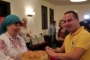 Журналистите бяха посрещнати с питка и мед.