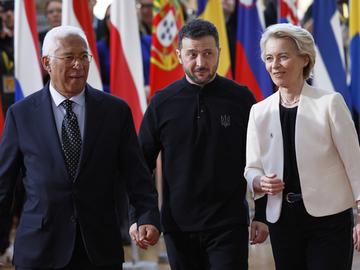 Зеленски информира Антонио Коща и Урсула фон дер Лайен за мирните преговори в Истанбул