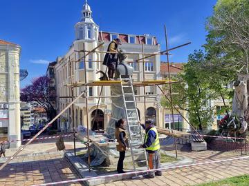 Реставрират бюст-паметника на Панайот Волов
