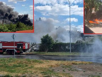 Огромен пожар в строителна борса във Варна, запали се и покривът на Техническия университет