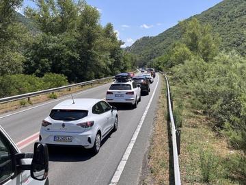 На път за Гърция: Километрично задръстване в Кресна