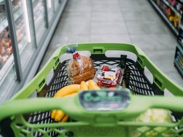 КЗК отчете надценки до 90% при храните, няма спекула при горивата