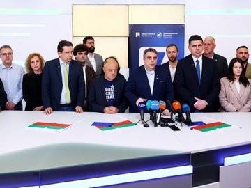 Лидерите на ПП и ДБ подкрепиха Гюров, партиите се събират за официално "Да"