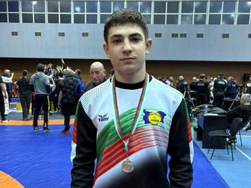 Ерен Технуров.