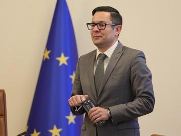 Вицепремиерът Пулев: Очаквам до 30% намаление на стоките от първа необходимост
