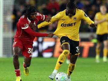 Храбрият Уулвърхемптън подчини и Ливърпул в късна драма