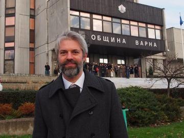 Кметът на Варна се върна на работа в общината, обмисля промени в екипа си