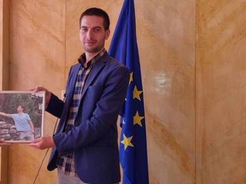 Кметът на Огняново твърди, че е нападнат и пребит от собственик на хотел, заплашил го с убийство