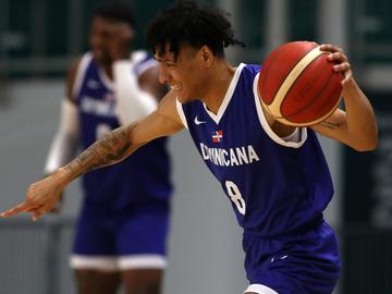 Доминиканската република би Щатите на баскетбол за първи път от 37 г.