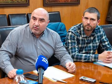 От името на фирмите говори адвокат Атанас Вълчев /вляво/