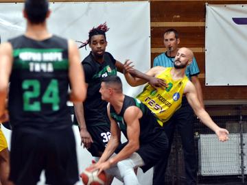 Баскетболният Шумен“ се раздели със Стефан Кръстаич