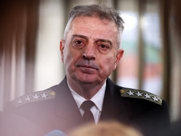 Началникът на отбраната Емил Ефтимов подаде оставка