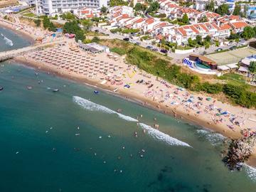 Фекални води изтекоха в морето край "Свети Влас"