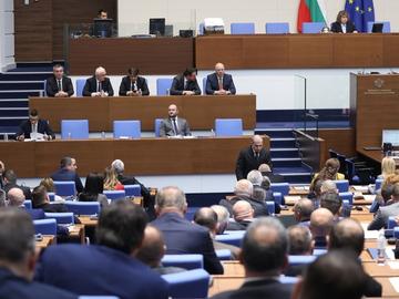 Депутатите ще дебатират по втория вот на недоверие към кабинета "Желязков“