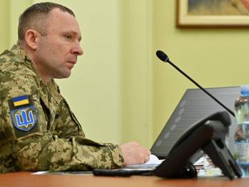 Командирът на Сухопътни войски на Украйна подаде оставка след руски ракетен удар и 12 убити
