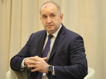 Радев: Ще предложим разполагане на до 8 военни самолета на САЩ на летище Безмер
