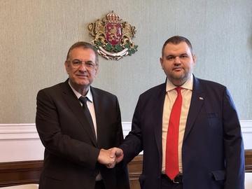 Джевдет Чакъров подава оставка след среща с Делян Пеевски, ДПС-НН и ДПС-ДПС се обединяват