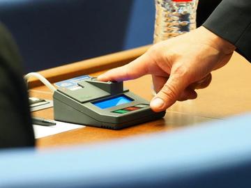 С пълно мнозинство депутатите "изтеглиха" Бюджет 2026