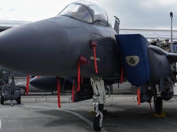 Един от пилотите на сваления над Иран изтребител е бил спасен от ВВС на САЩ