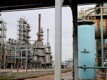 Страхът от санкции спъва петролните потоци между Русия и Китай