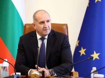 Радев: Американските самолети напускат летището до края на месеца