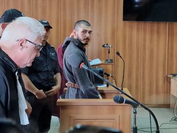Обвиненият в убийството на полицейската съпруга казал на дъщеря ѝ, че ще намери труп в леглото си