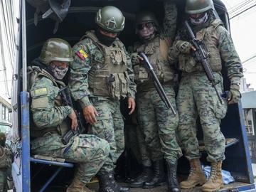 14 убити и 14 ранени при бунт в затвор в Еквадор
