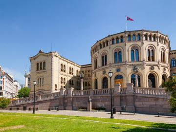 Заплаха за бомба в норвежкия парламент, спряха достъпа до сградата