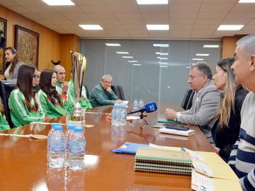 Кметът Христо Христов награди кикбоксьорите от „Шуменска крепост“ след успеха им в Италия