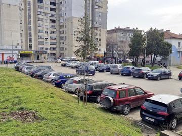 Прекратиха обществената поръчка за многоетажен паркинг до Поликлиниката