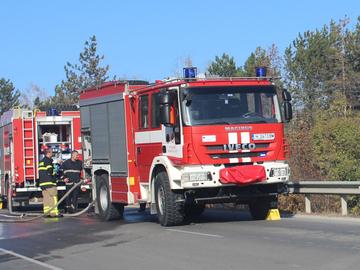 Огнеборци гасиха над десет пожара в стърнища, сухи треви и храсти в Шуменско
