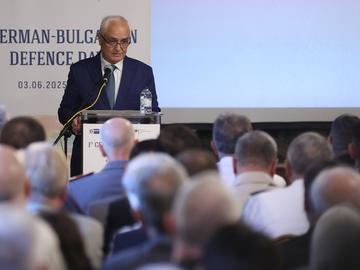 България ще увеличи разходите си за отбрана до 3,5% от БВП до 2032 г.