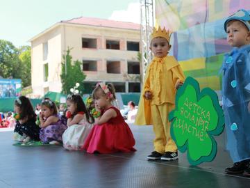 Деца от ясли, градини и училища в Шумен изнесоха Великденски концерт