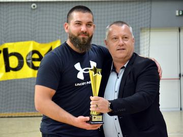 С приза за най-полезен играч бе отличен Здравко Славов от „Спартак“ Варна.