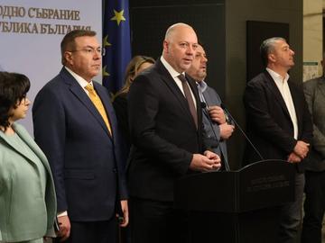 Росен Желязков: Ние ще абдикираме последни, няма да подадем оставка
