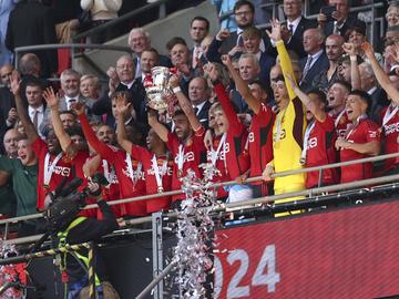 Юнайтед катурна Сити и взе Купата на Англия след 7 години чакане