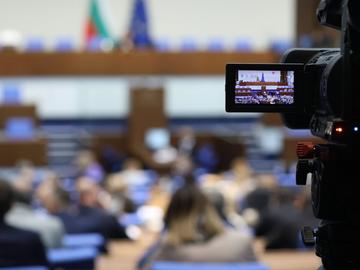 Отнеха на президента контрола над шефовете на разузнаването и на подслушването