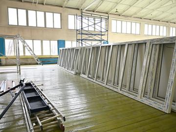 Започна ремонтът на залите по гимнастика и фехтовка в СК „Плиска“