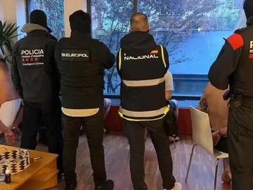 ГДБОП спипа в София лидер на международна мрежа за трафик на оръжия